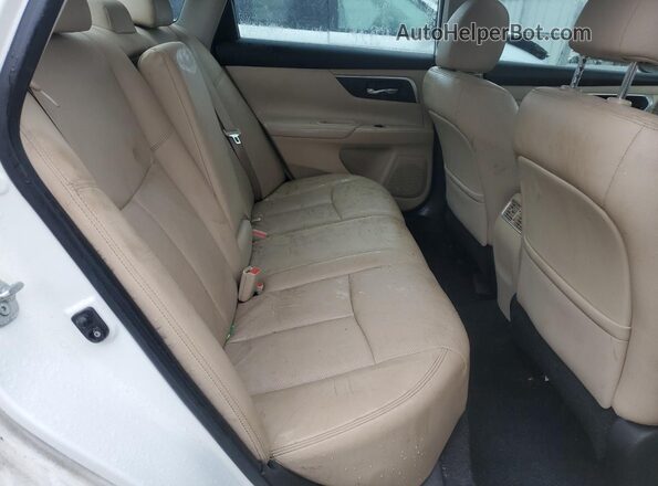1N4AL3AP5GC121856 2016 NISSAN ALTIMA White Rear seats view