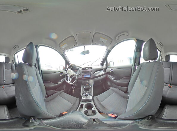 1N4AZ1CP3JC309900 2018 NISSAN LEAF Red 360 interior view