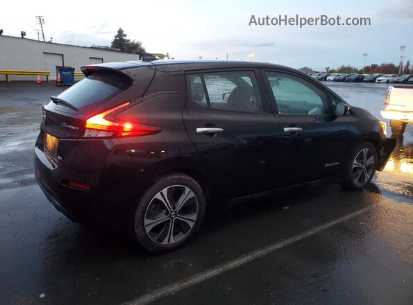 1N4AZ1CP6JC300138 2018 NISSAN LEAF Черный Задняя правая четверть
