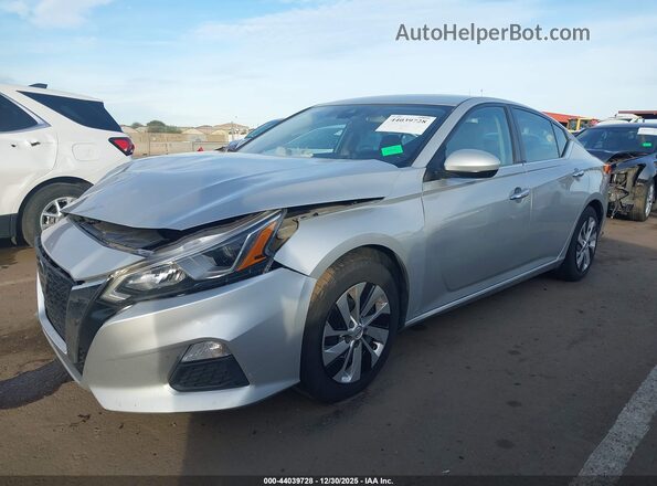 1N4BL4BV0MN324743 2021 NISSAN ALTIMA Silver Vista tres cuartos delantera izquierda