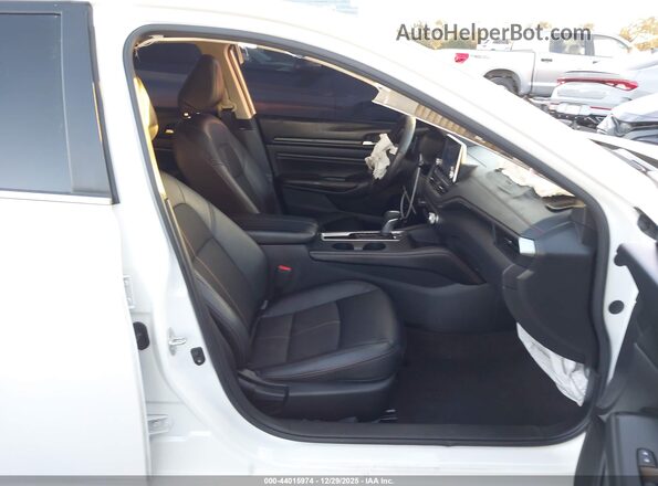 1N4BL4CV1NN330096 2022 NISSAN ALTIMA Белый Вид салона спереди