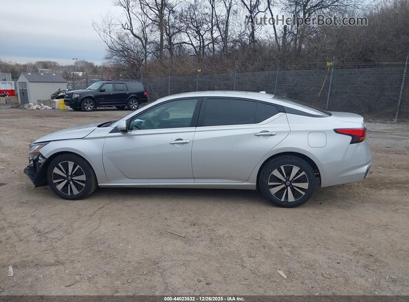 1N4BL4DV6MN373958 2021 NISSAN ALTIMA Silver Widok wnętrza 360 stopni