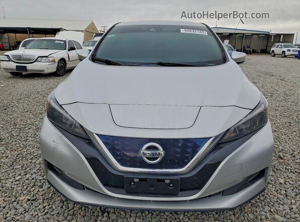1N4BZ1CPXLC304796 2020 NISSAN LEAF Серебряный Вид спереди