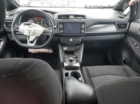 1N4BZ1CVXMC555687 2021 NISSAN LEAF White Widok deski rozdzielczej