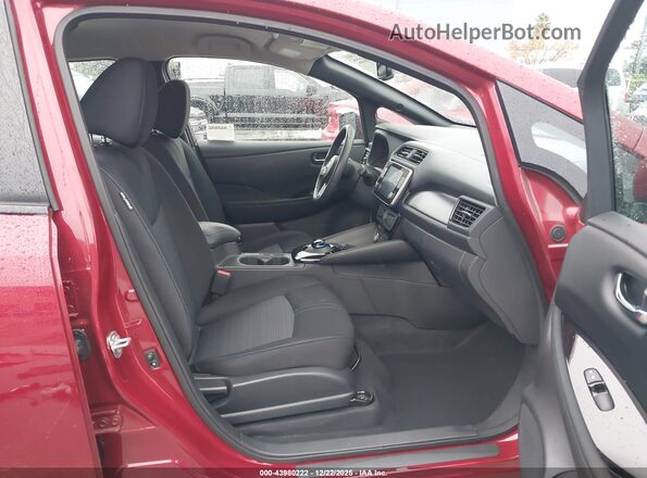 1N4CZ1CV4PC552793 2023 NISSAN LEAF Темно-бордовый Вид салона спереди