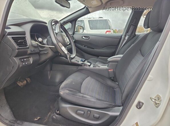 1N4CZ1CV4PC555502 2023 NISSAN LEAF White Widok wnętrza z przodu