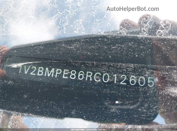 1V2BMPE86RC012605 2024 VOLKSWAGEN ID.4 Gray Widok komory silnika