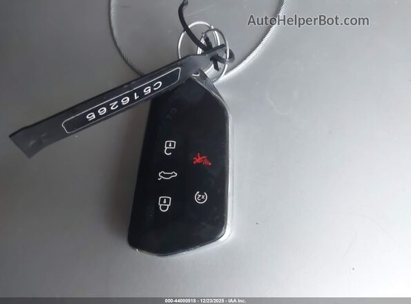 1V2CR2CA2SC516265 2025 VOLKSWAGEN ATLAS Серый Вид панели приборов