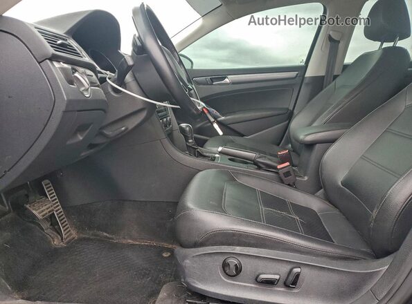 1VWAA7A34JC039982 2018 VOLKSWAGEN PASSAT Черный Вид салона спереди
