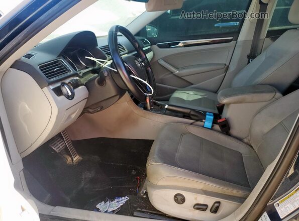 1VWMA7A37KC009602 2019 VOLKSWAGEN PASSAT Бирюзовый Вид салона спереди