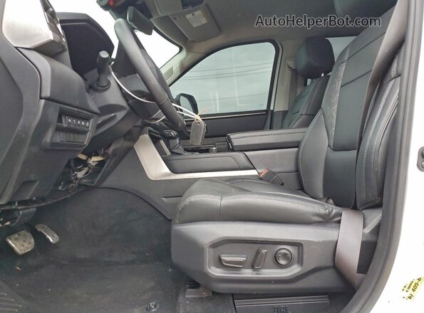 5TFJA5DA8NX043260 2022 TOYOTA LIMITED Белый Вид панели приборов