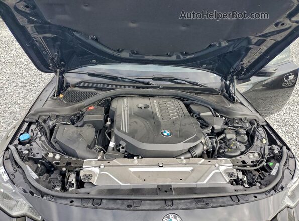3MW53CM02P8C94751 2023 BMW M2 Black Widok komory silnika