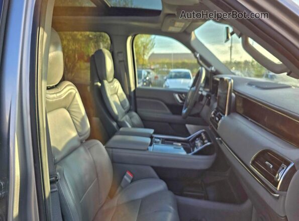5LMJJ2KT2MEL15047 2021 LINCOLN NAVIGATOR Серебряный Вид сзади