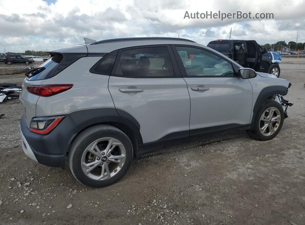 KM8K62AB5NU870437 2022 HYUNDAI KONA Серебряный Передняя правая четверть