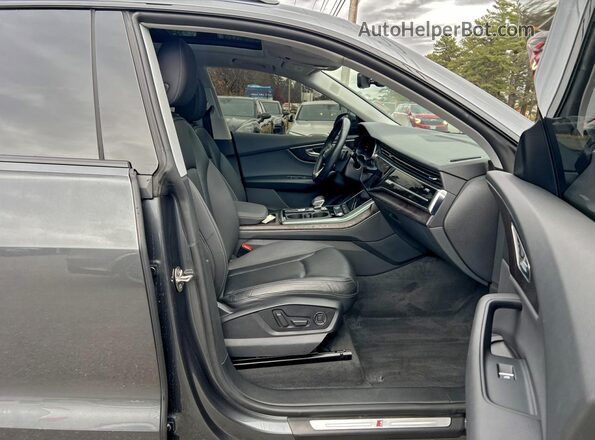 WA1EVAF18LD018010 2020 AUDI Q8 Серый Вид сзади