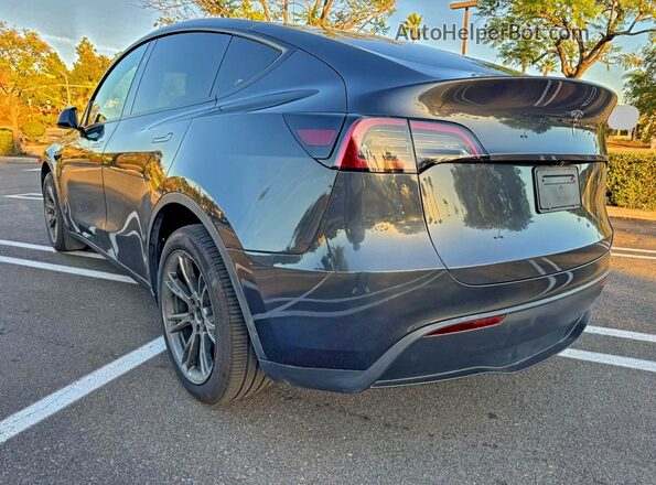 7SAYGDED1SF265244 2025 TESLA MODEL Серый Передняя правая четверть