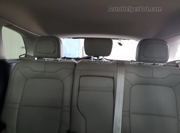 5LMCJ1CA0RUL20096 2024 LINCOLN CORSAIR Черный Вид задней части салона