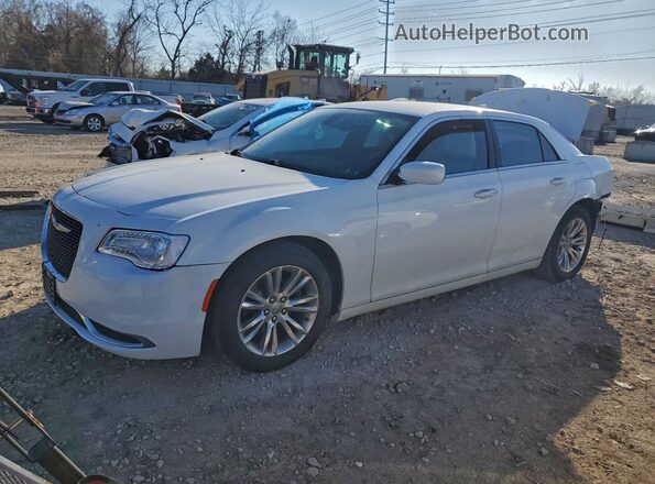2C3CCAAG9JH192588 2018 CHRYSLER 300 Белый Передняя левая четверть