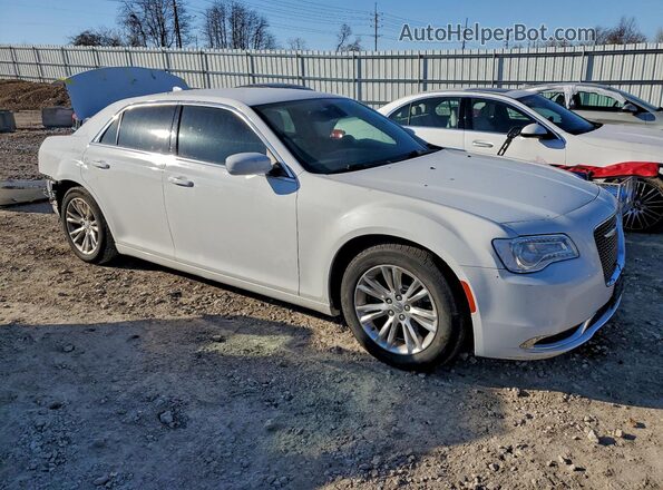 2C3CCAAG9JH192588 2018 CHRYSLER 300 Белый Передняя правая четверть