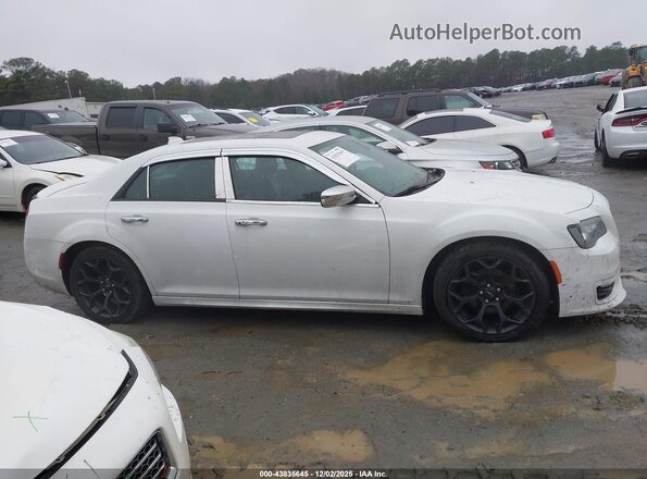 2C3CCABG0LH103489 2020 CHRYSLER 300 White Widok wnętrza z tyłu