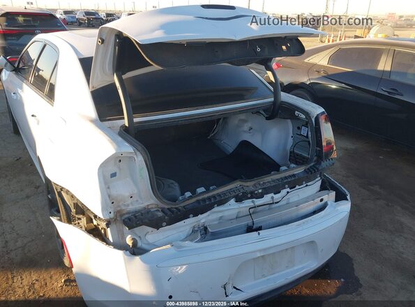 2C3CCABG7NH111642 2022 CHRYSLER 300 Белый Вид спереди