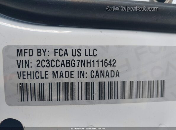 2C3CCABG7NH111642 2022 CHRYSLER 300 Белый Вид подкапотного пространства