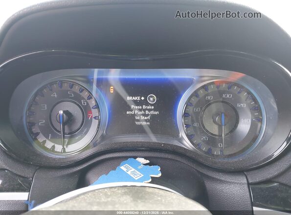 2C3CCAGGXHH597571 2017 CHRYSLER 300 Черный Вид задних сидений
