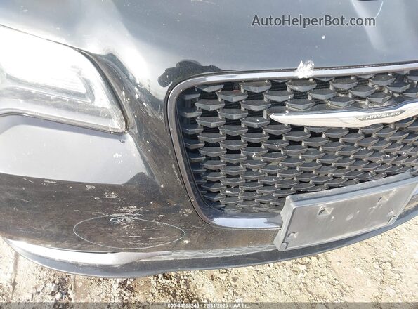 2C3CCAGGXHH597571 2017 CHRYSLER 300 Черный Вид спереди