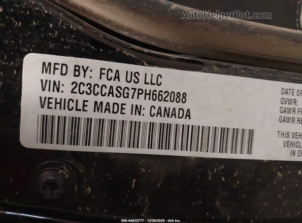 2C3CCASG7PH662088 2023 CHRYSLER 300 Black Widok komory silnika