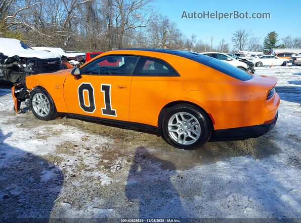 2C3CDBCK6SR536930 2025 DODGE CHARGER Orange Widok wnętrza 360 stopni
