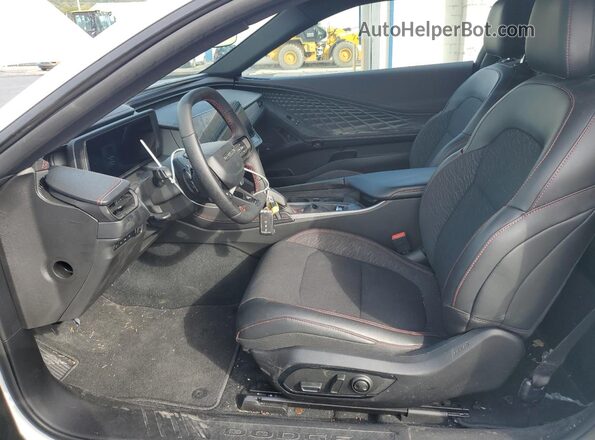 2C3CDBCK7SR543093 2025 DODGE CHARGER Белый Вид салона спереди