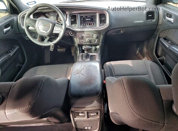 2C3CDXBG0KH615381 2019 DODGE CHARGER Серебряный Вид панели приборов