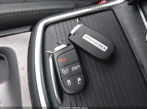 2C3CDXBG5NH202747 2022 DODGE CHARGER Серебряный Вид панели приборов