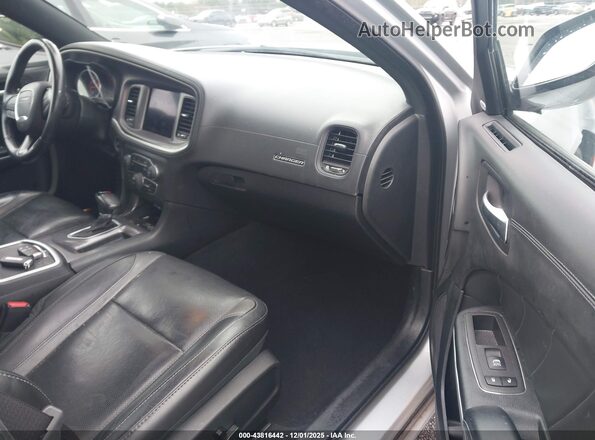 2C3CDXBG5NH202747 2022 DODGE CHARGER Серебряный Вид салона спереди