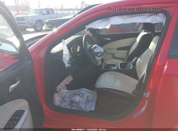 2C3CDXHG0HH593155 2017 DODGE CHARGER Красный Вид салона спереди