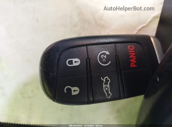 2C3CDXJG3HH569801 2017 DODGE CHARGER Silver Widok deski rozdzielczej