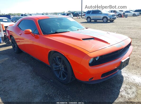 2C3CDZAG8HH558255 2017 DODGE CHALLENGER Оранжевый Передняя правая четверть
