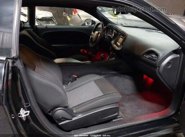 2C3CDZAGXGH289383 2016 DODGE CHALLENGER Черный Вид салона спереди