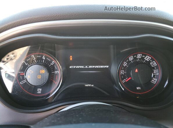 2C3CDZAGXLH113749 2020 DODGE CHALLENGER Белый Вид щитка приборов