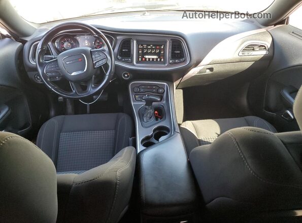 2C3CDZAGXLH113749 2020 DODGE CHALLENGER Белый Вид панели приборов