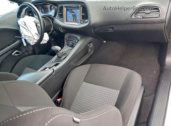 2C3CDZBT0PH525759 2023 DODGE CHALLENGER Белый Вид панели приборов