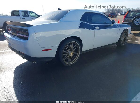 2C3CDZBT2JH272063 2018 DODGE CHALLENGER Белый Задняя правая четверть