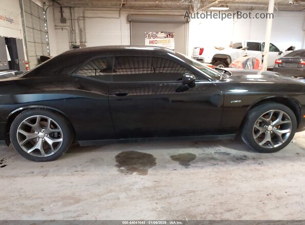 2C3CDZBT3GH214052 2016 DODGE CHALLENGER Черный Вид задней части салона