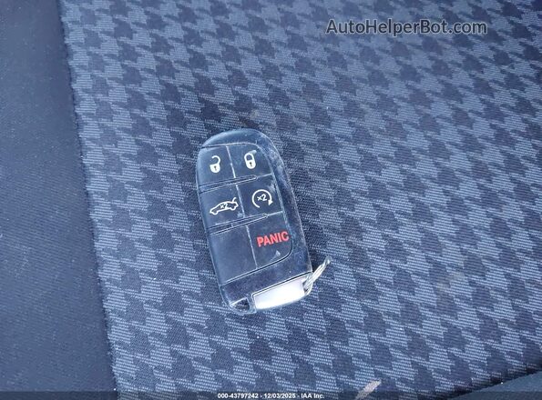 2C3CDZBT6NH249813 2022 DODGE CHALLENGER Белый Вид панели приборов