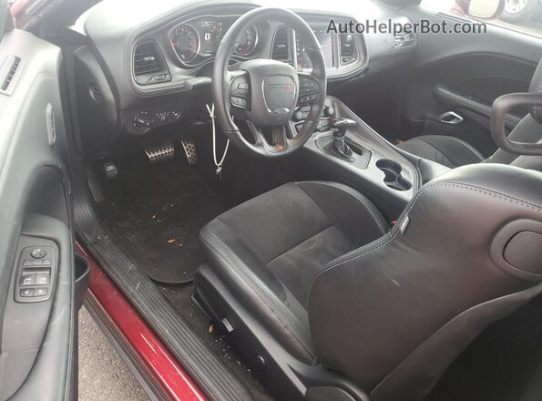 2C3CDZFJ2PH654563 2023 DODGE CHALLENGER Темно-бордовый Вид панели приборов