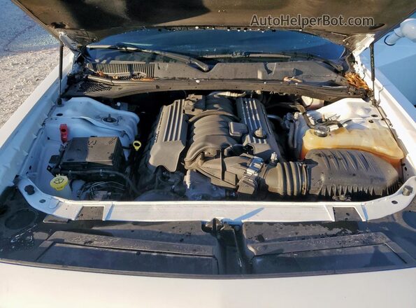2C3CDZFJXKH741216 2019 DODGE CHALLENGER Белый Вид задней части салона