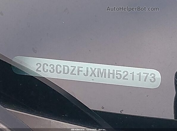2C3CDZFJXMH521173 2021 DODGE CHALLENGER Gray Вид підкапотного простору