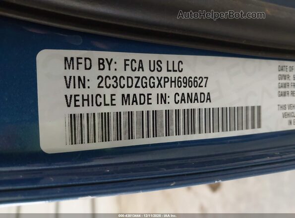 2C3CDZGGXPH696627 2023 DODGE CHALLENGER Blue Widok komory silnika
