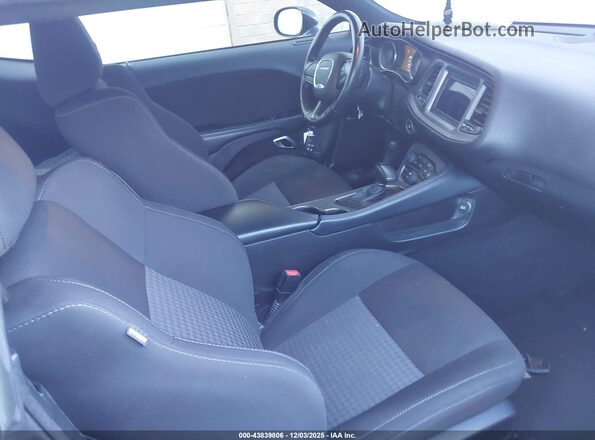 2C3CDZJG2PH503833 2023 DODGE CHALLENGER Черный Вид салона спереди