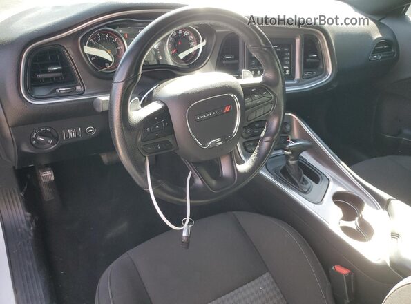 2C3CDZJG8NH260252 2022 DODGE CHALLENGER Белый Вид панели приборов